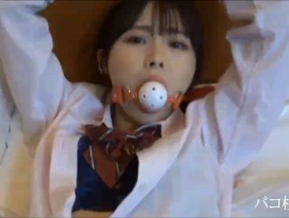 颜值不错丰满身材妹子双人啪啪,换上性感黑丝抬腿大力猛操非常诱